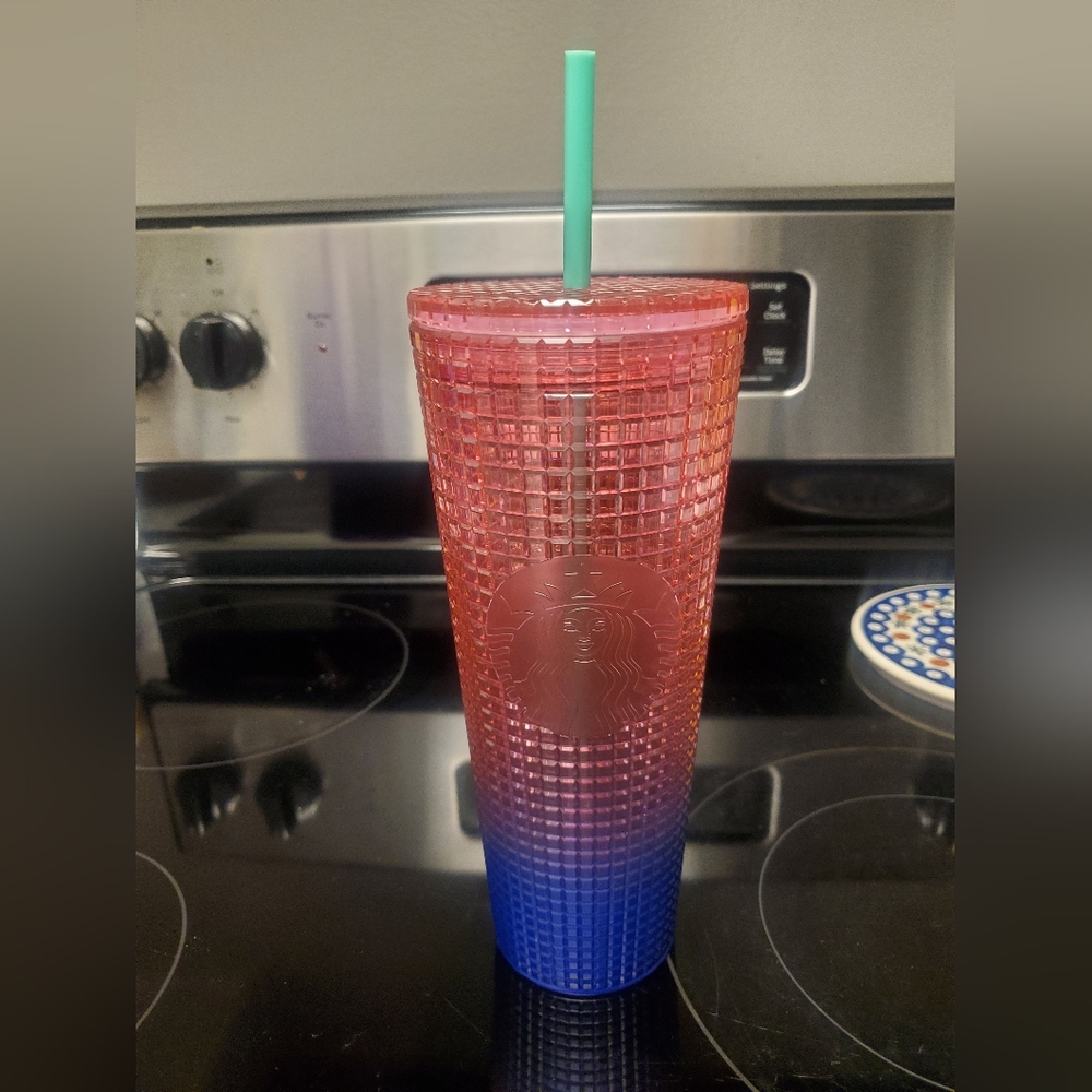 NWT Starbucks Pink Blue Grid Tumbler Venti 24 oz Cold Cup 2022 -